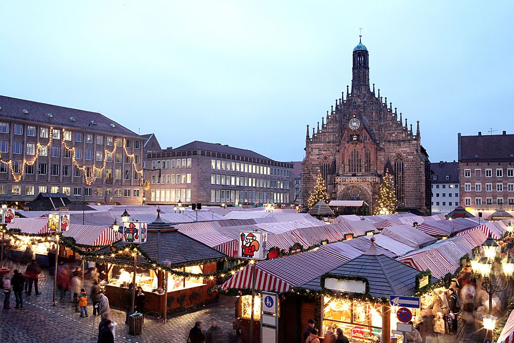 Рождественский базар на рыночной площади в Нюрнберге (Christkindlmarkt, Hauptmarkt)